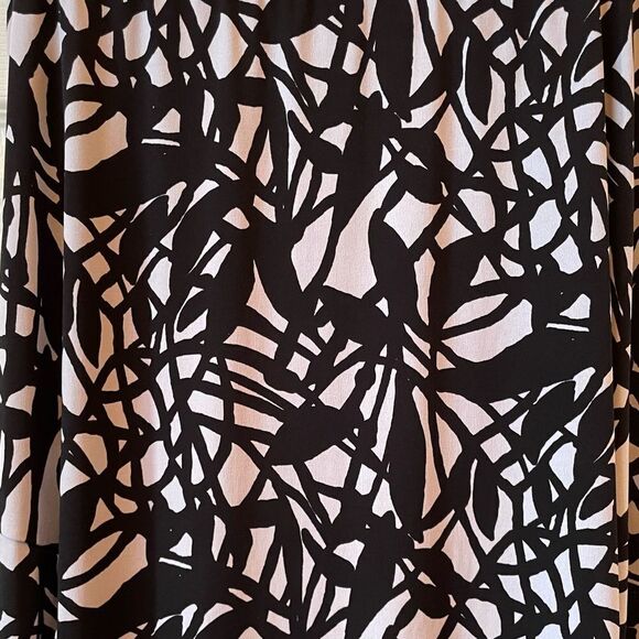 BLACK AND WHITE ELASTIC WAIST SKIRT BY EAST 5th SIZE LARGE EUC - Picture 3 of 5